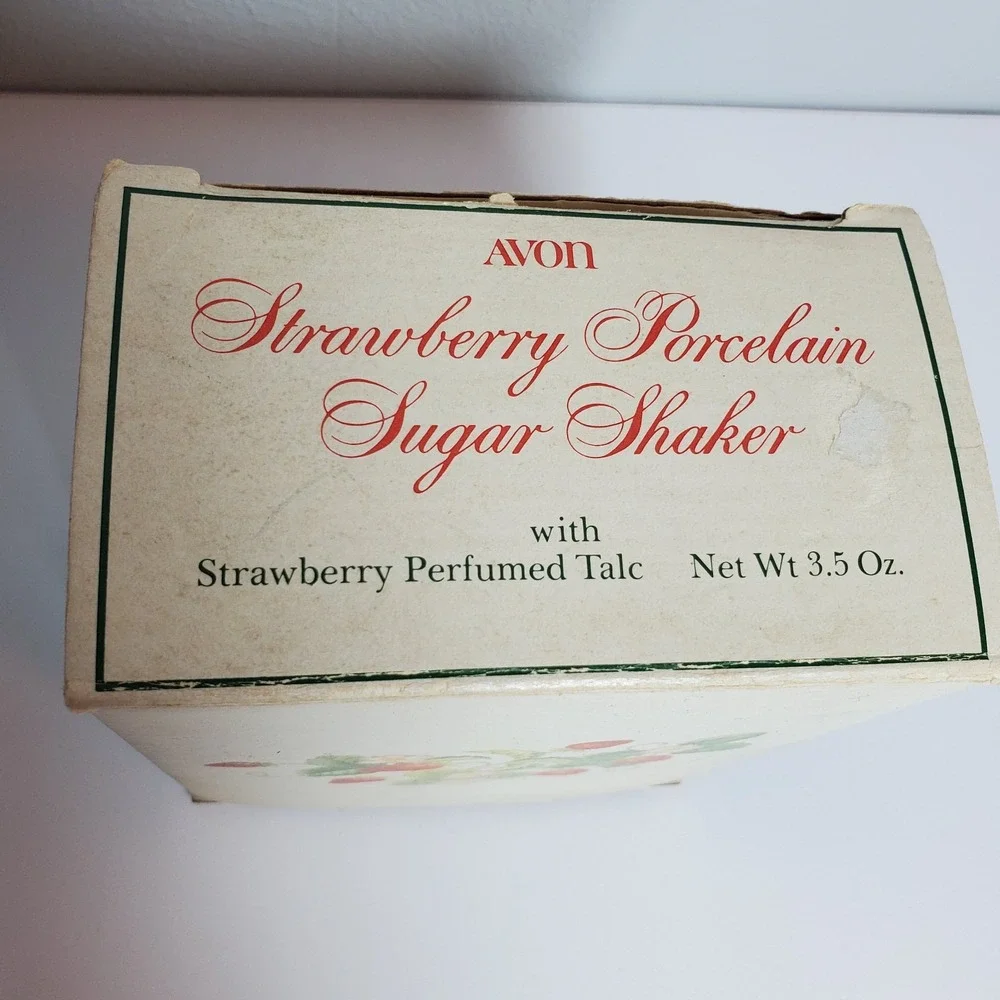 VTG 1979 Avon Porcelain Strawberry Sugar Shaker 22k Gold Trim W/Talc In Box‎